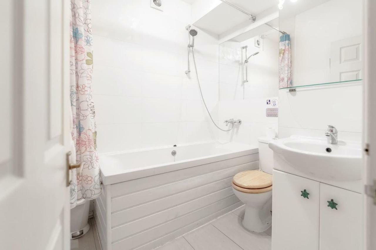 3 Bedroom Garden Flat - Central Location 런던 외부 사진