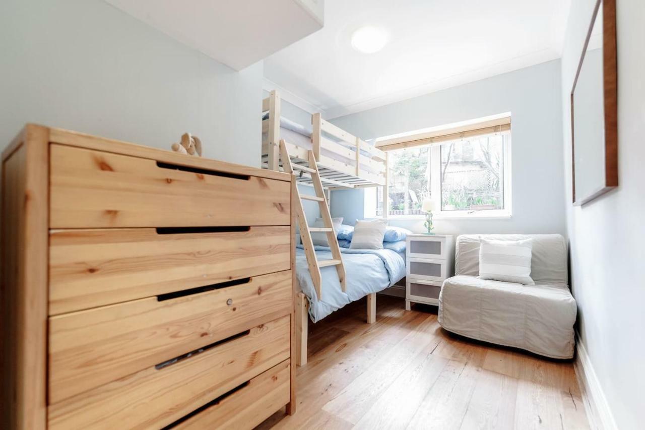 3 Bedroom Garden Flat - Central Location 런던 외부 사진