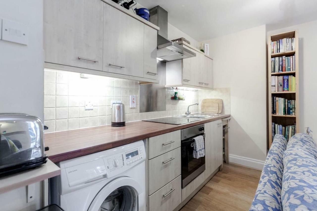 3 Bedroom Garden Flat - Central Location 런던 외부 사진